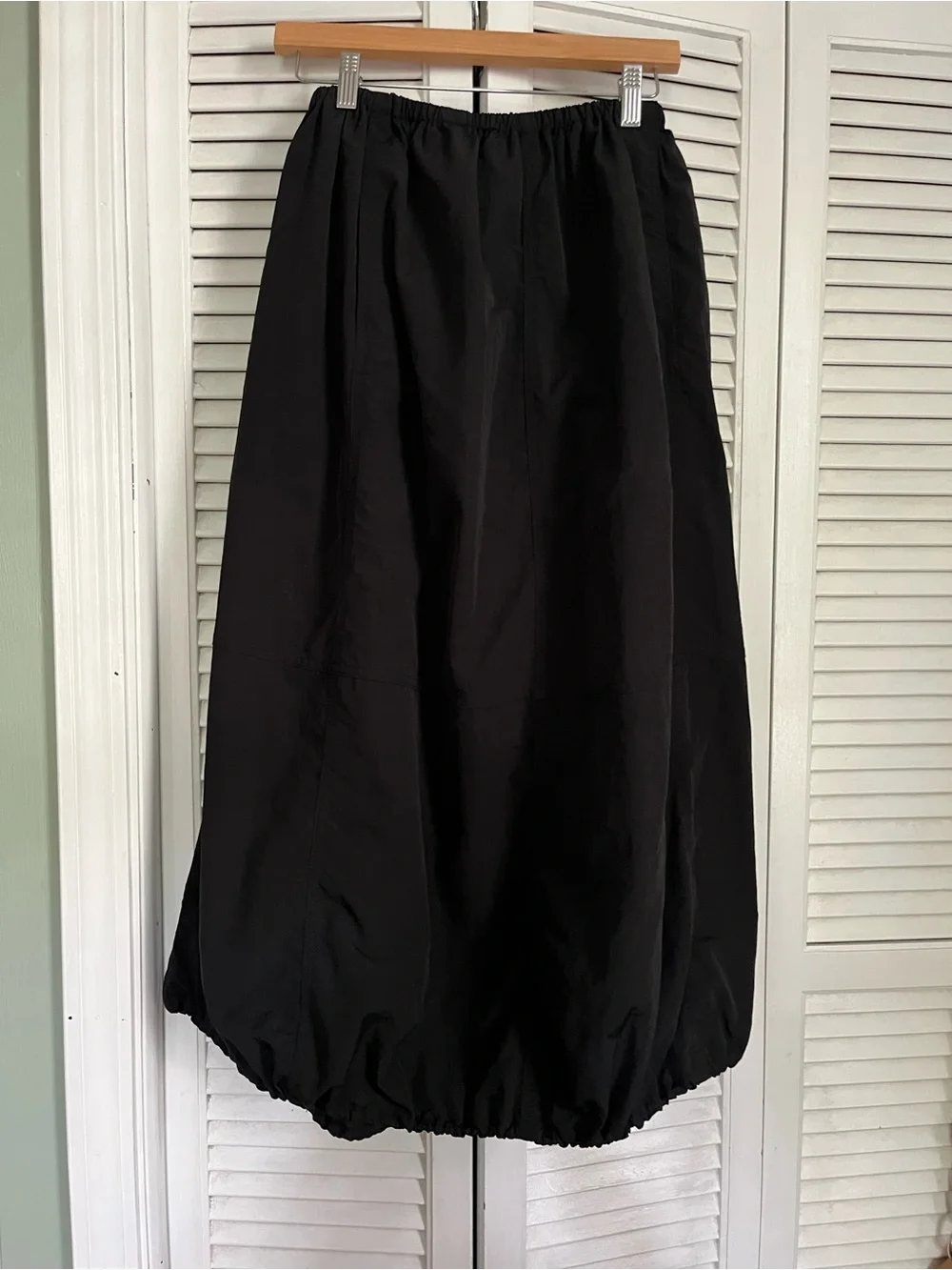 Zara nylon toggle bubble hem midi skirt, summer 25. - Picture 1 of 3